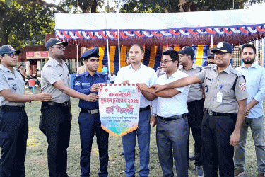 ঠাকুরগাঁওয়ে মাদকবিরোধী ফুটবল টুর্নামেন্টের উদ্বোধন