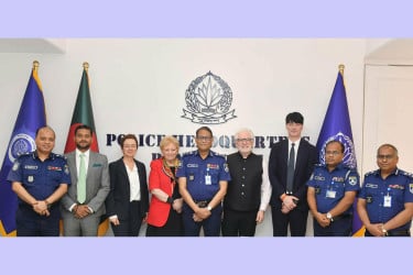 আইজিপির সঙ্গে আয়ারল্যান্ড ও ইইউ প্রতিনিধিদলের সাক্ষাৎ