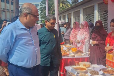 বাগেরহাটে পিঠা উৎসব