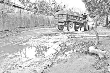 ১১ কিলোমিটারই বেহাল