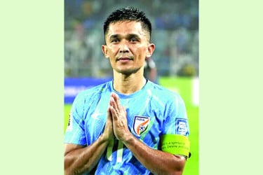 সুনীল ছেত্রী ছাড়াই আসছে ভারত