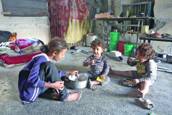 খাবার গ্রহণ ফিলিস্তিনি শিশুরা