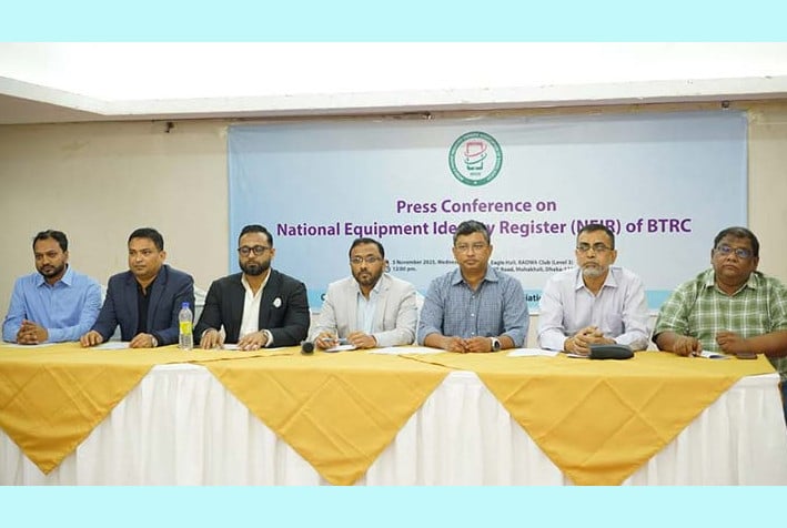 দেশের বাজারের ৬০ শতাংশ মোবাইল অবৈধ