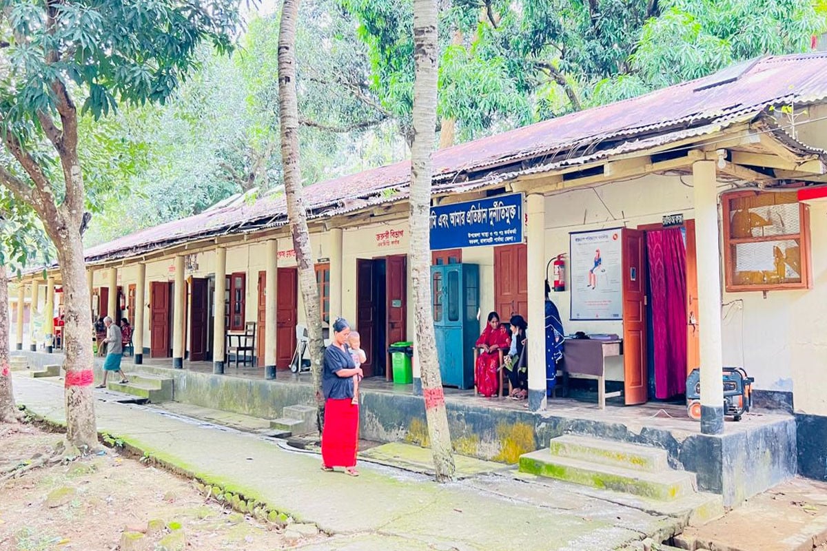 অনিয়ম ও দুর্নীতিতে ডুবছে রাঙামাটির বরকল স্বাস্থ্য কমপ্লেক্স