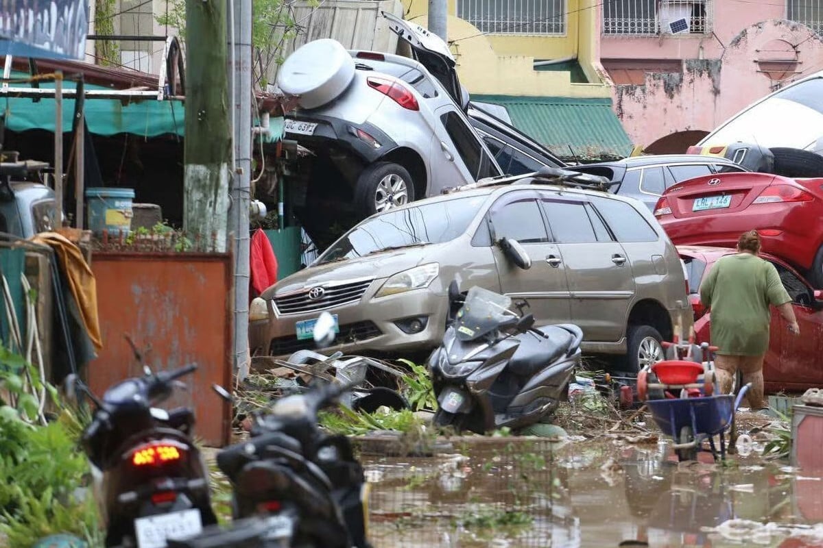 ফিলিপাইনে ১১৪ জনের প্রাণ কেড়ে ভিয়েতনামে যাচ্ছে টাইফুন কালমেগি