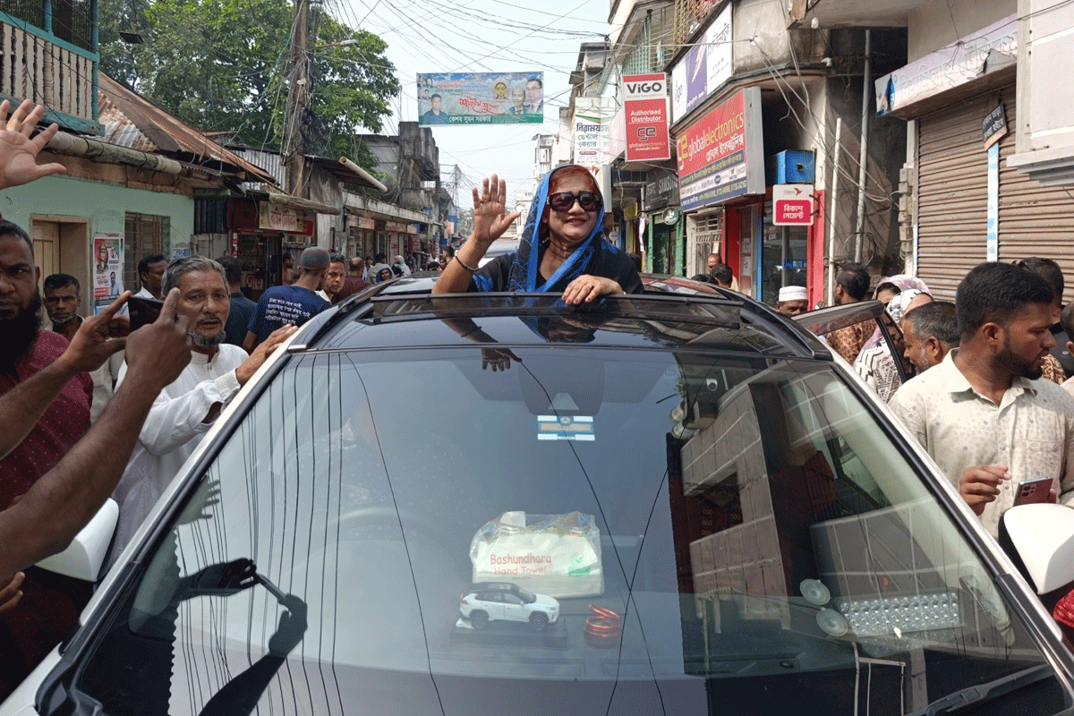 ঝালকাঠিতে ইলেন ভুট্টোর নির্বাচনী নির্বাচনী গণসংযোগ