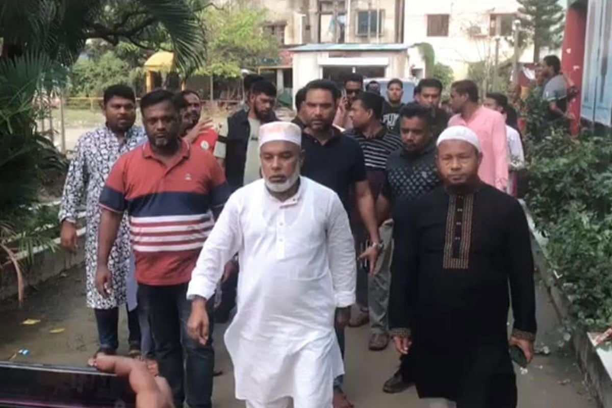 গিয়াস উদ্দিন সাহেব আমার বড় ভাই, তার সঙ্গে দেখা করতে বারবার আসবো