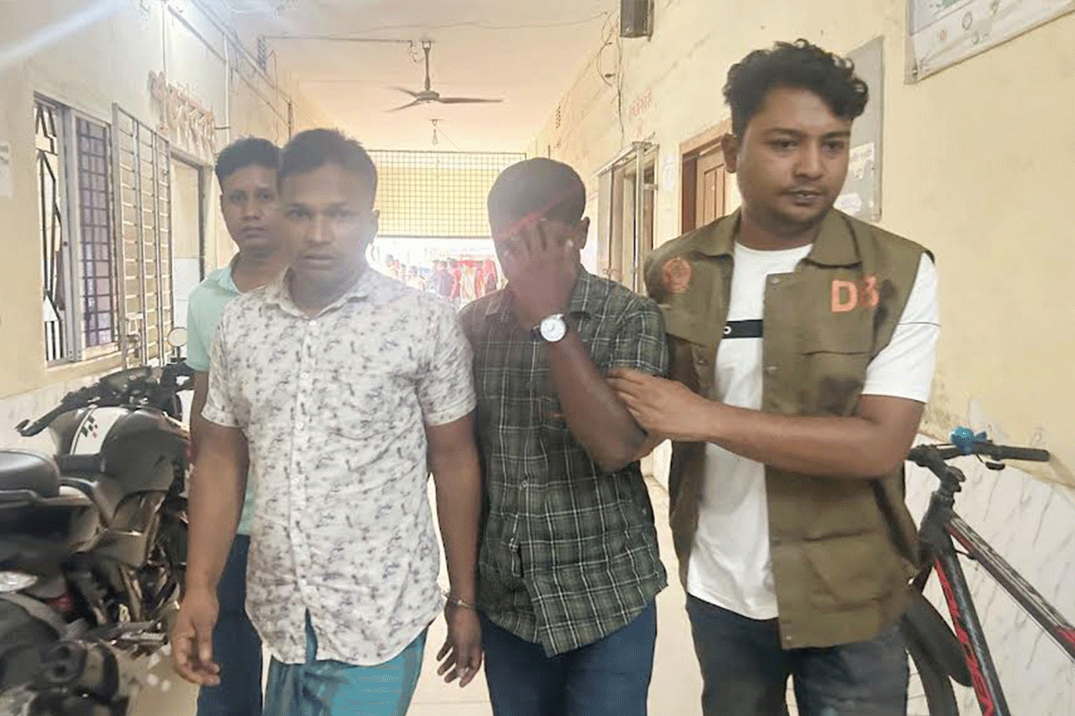 রাজবাড়ীতে ইজিবাইক ছিনতাই চক্রের ২ সদস্য গ্রেফতার