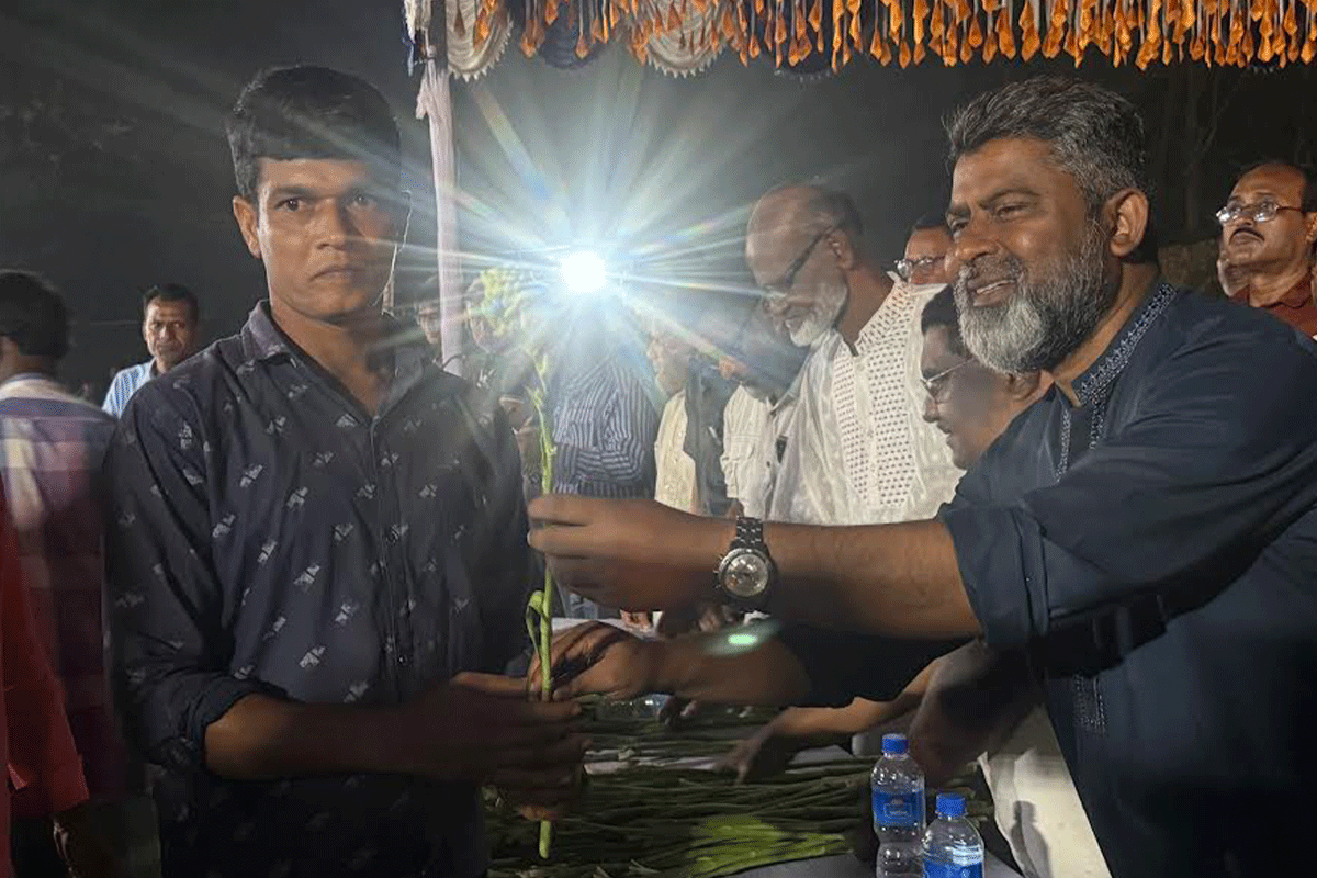 নওগাঁয় ৫ শতাধিক সনাতন ধর্মাবলম্বী পরিবার বিএনপিতে যোগদান