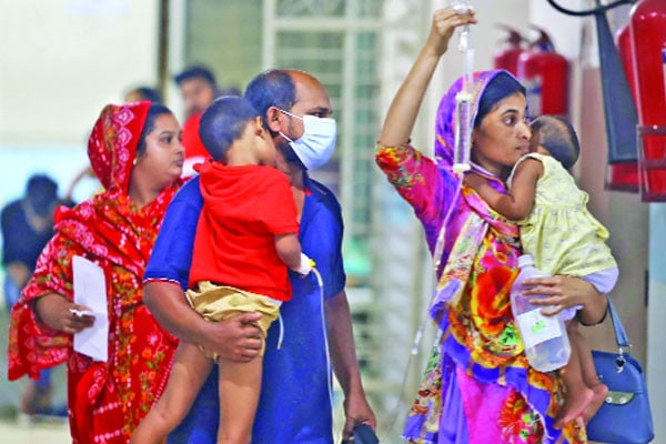ডেঙ্গুতে ভুগছে শিশুরা