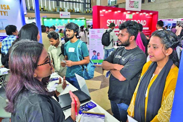 তিন মেলায় মুখর আইসিসিবি