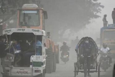 বায়ুদূষণের শীর্ষে দিল্লি, ঢাকার অবস্থান কত?