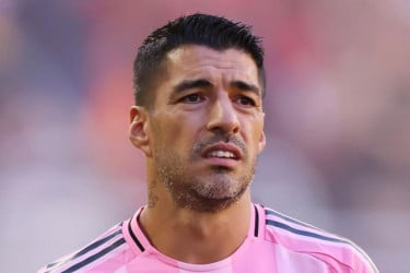 আবারও নিষিদ্ধ হলেন সুয়ারেজ