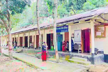 অনিয়ম ও দুর্নীতিতে ডুবছে রাঙামাটির বরকল স্বাস্থ্য কমপ্লেক্স