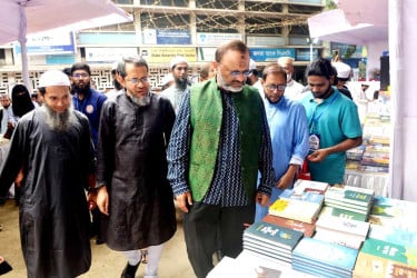 ঢাবিতে শীতকালীন বইমেলা শুরু