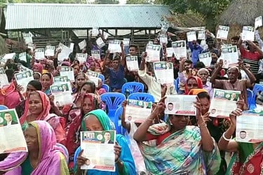 বাগেরহাটে বিএনপির ৩১ দফার লিফলেট বিতরণ ও উঠান বৈঠক