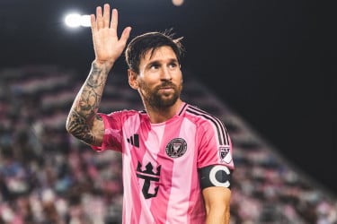 টানা দ্বিতীয়বার এমএলএসের বর্ষসেরা একাদশে মেসি