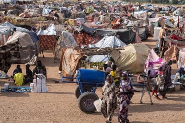 সুদানে পালানোরও কোনো জায়গা নেই মানুষের!