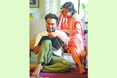 ক্যাপিটাল ড্রামায় ‘ইশারা’