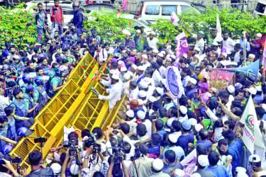 প্রধান উপদেষ্টার কাছে স্মারকলিপি