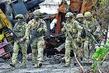 টাকার লোভেই মৃত্যুকূপে