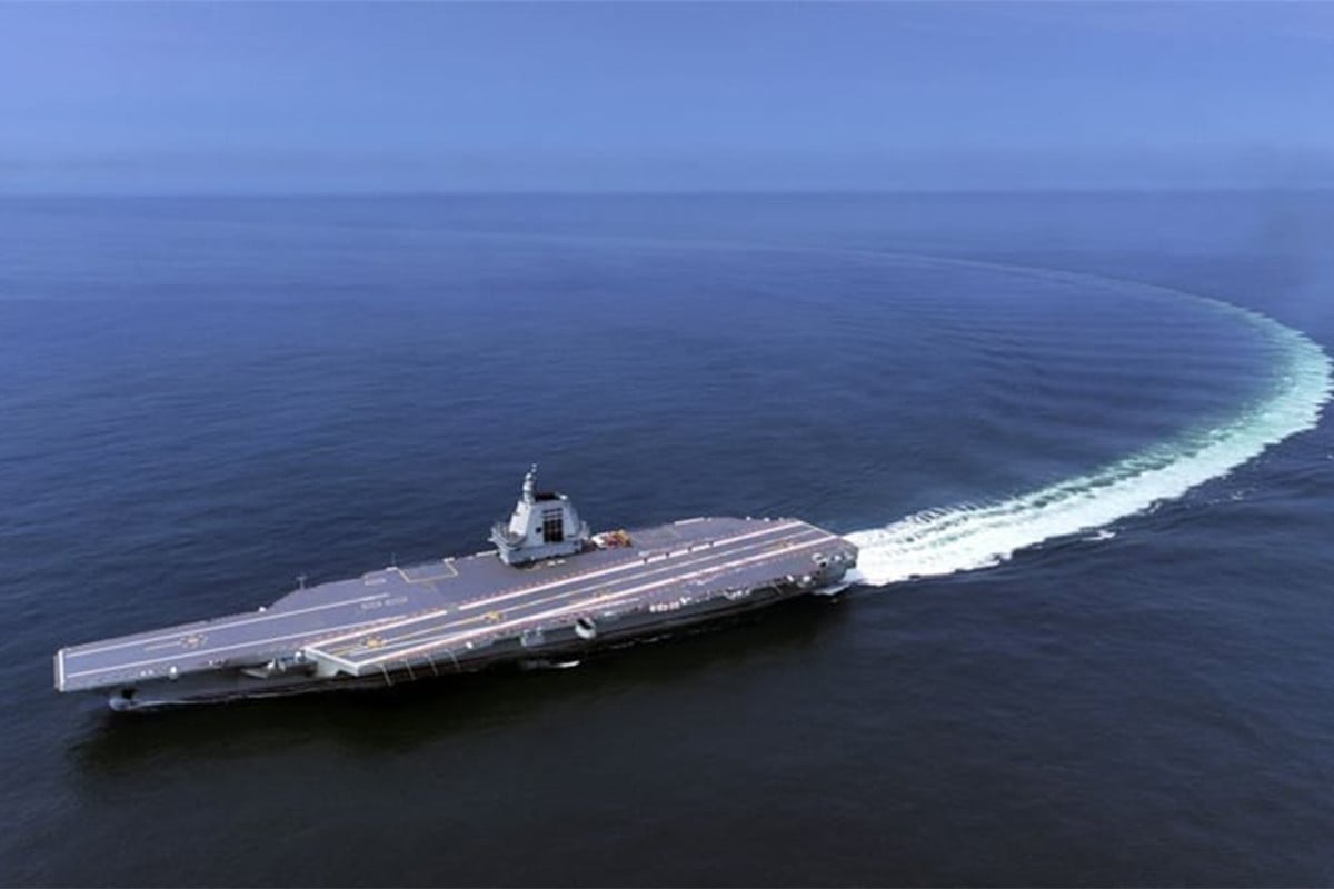 চীনের তৃতীয় বিমানবাহী রণতরী নৌবাহিনীর কাছে হস্তান্তর