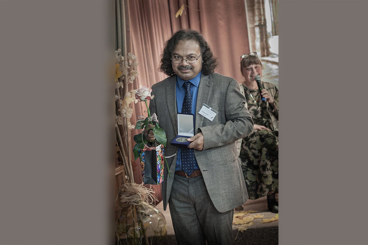 পোল্যান্ডে পুরস্কার পেলেন কবি হাসানআল আব্দুল্লাহ