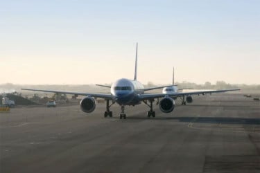 শাটডাউনে অচল যুক্তরাষ্ট্রের বিমানবন্দর, হাজারো ফ্লাইট বাতিল