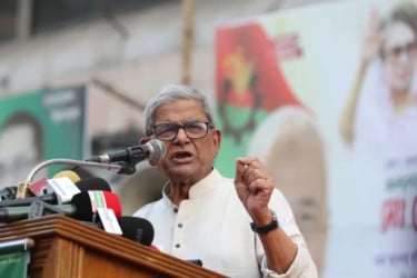 অন্তর্বর্তী সরকার নিজেই নির্বাচন ব্যাহত হওয়ার পরিবেশ সৃষ্টি করছে : মির্জা ফখরুল