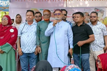 বীরগঞ্জে বিপ্লব ও সংহতি দিবসে র‍্যালি-পথসভা