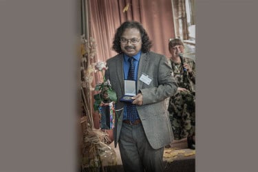 পোল্যান্ডে পুরস্কার পেলেন কবি হাসানআল আব্দুল্লাহ