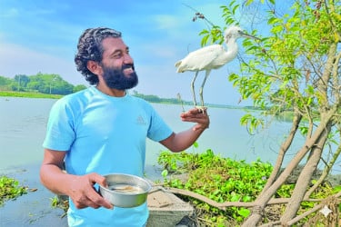 নদীর পারে অন্যরকম চিড়িয়াখানা