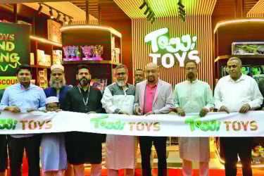 বসুন্ধরা সিটি শপিং মলে ‘টগি টয়েস’ আউটলেট উদ্বোধন