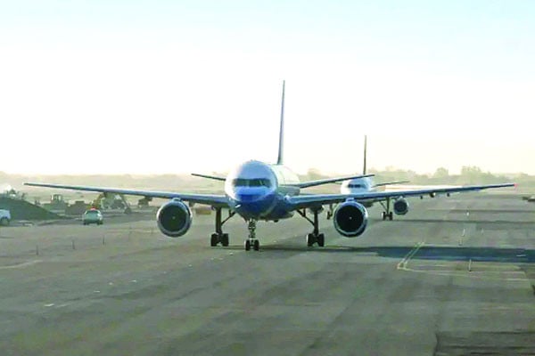 শাটডাউনে অচল মার্কিন বিমানবন্দর হাজার ফ্লাইট বাতিল