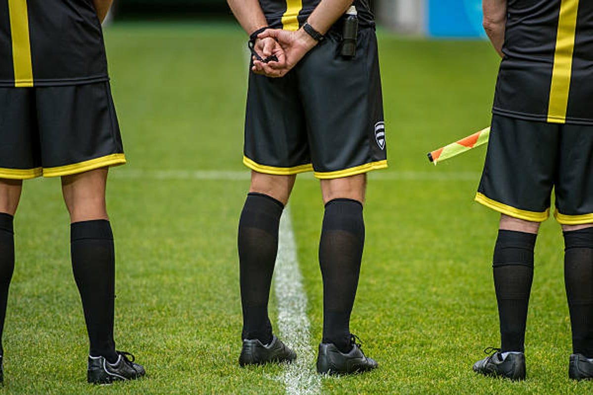 ফিক্সিংয়ে অভিযুক্ত ১৭ রেফারিকে গ্রেফতারের নির্দেশ