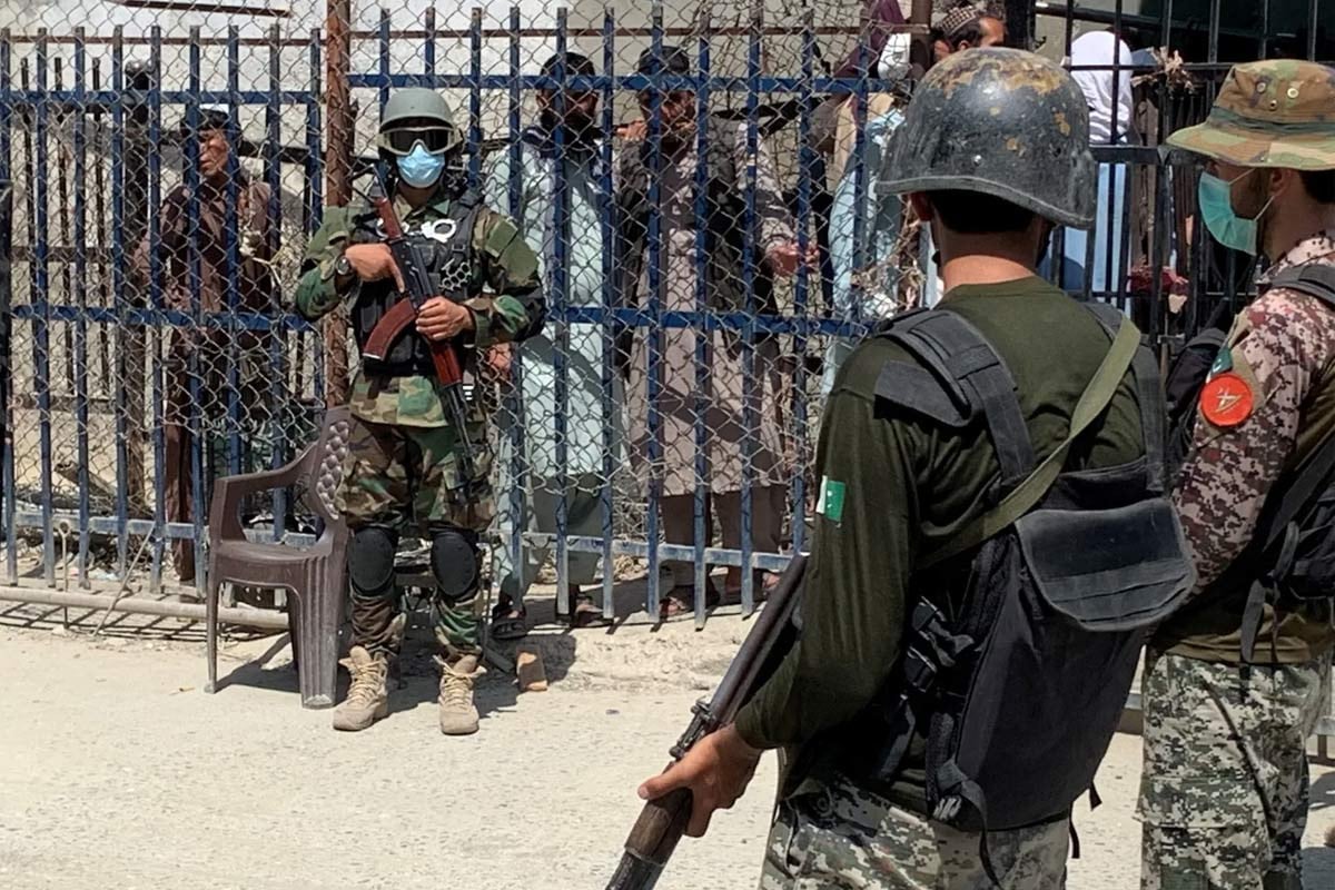 আফগানিস্তান-পাকিস্তান আলোচনা স্থগিত, পাল্টাপাল্টি হামলার শঙ্কা