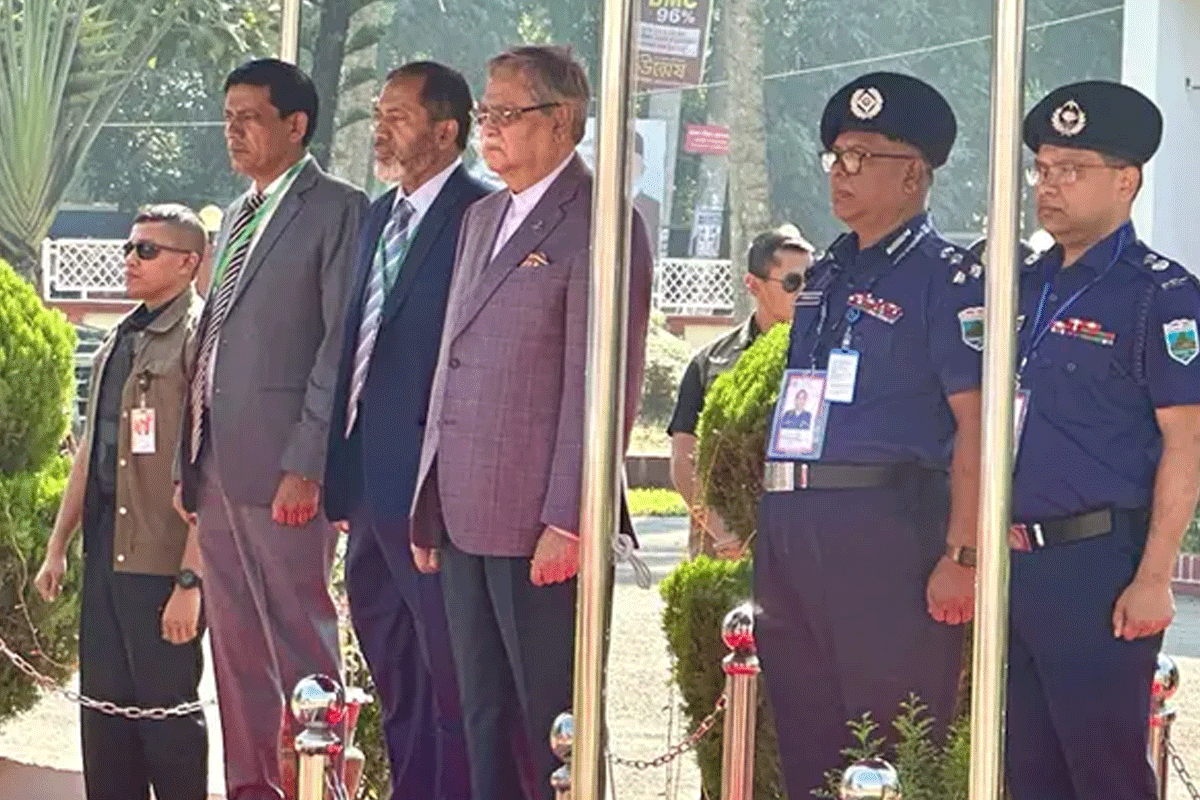 পাবনায় পৌঁছেছেন রাষ্ট্রপতি