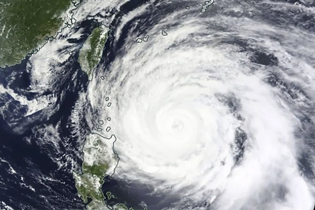 ‘কালমেগির’ পর ফিলিপাইনে ধেয়ে আসছে ভয়াবহ ঘূর্ণিঝড় ‘ফাং-ওয়ং’