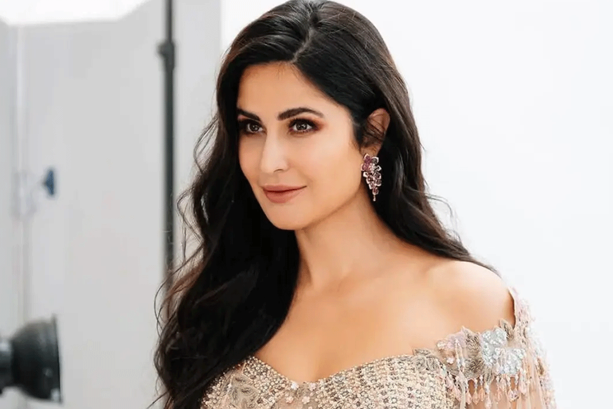 এখনই হাসপাতাল ছাড়ছেন না ক্যাটরিনা কাইফ