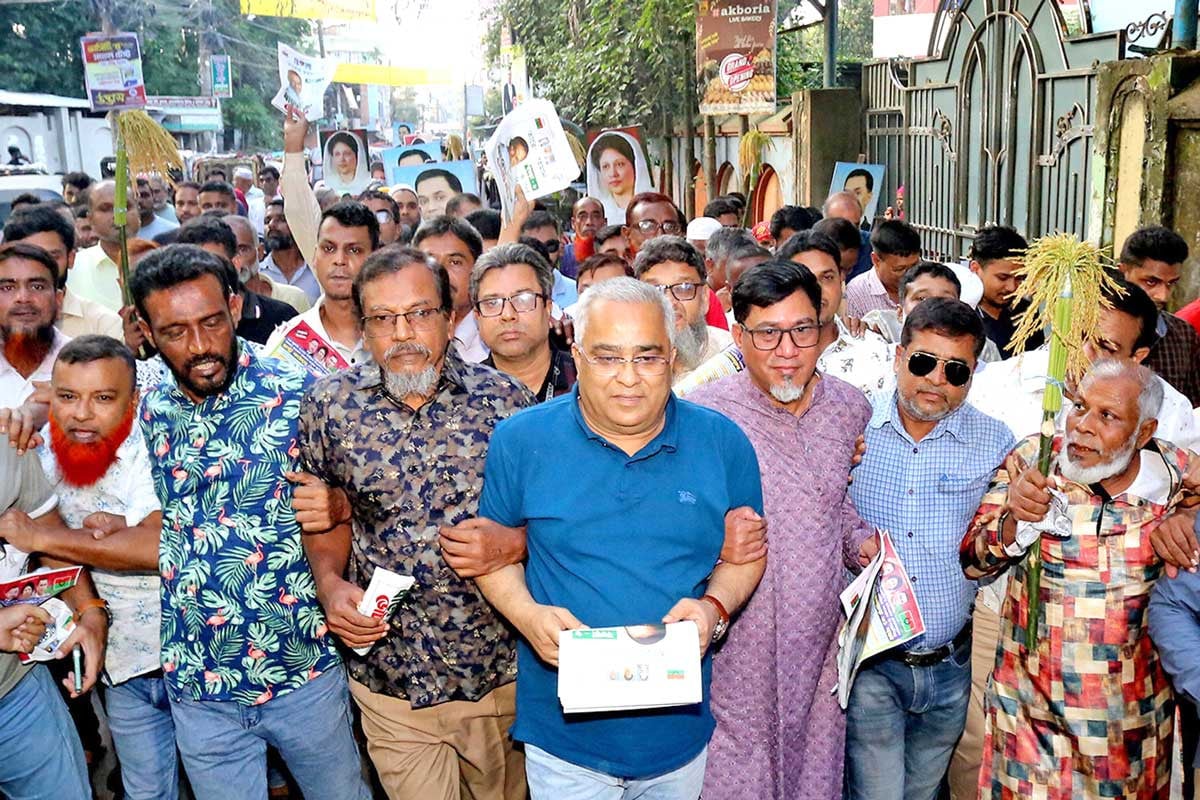 বগুড়ায় জমজমাট নির্বাচনি প্রচারণা