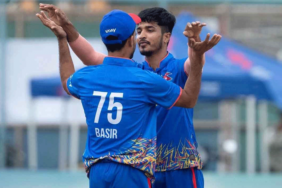 একদিনে হ্যাটট্রিক পরাজয়ের স্বাদ পেল ভারত