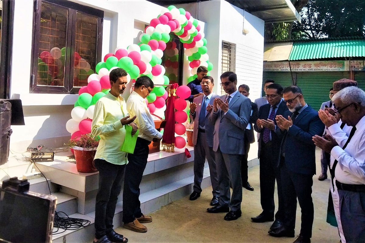 টাঙ্গাইল আদালত চত্বরে বিচারপ্রার্থীদের বিশ্রামাগার উদ্বোধন