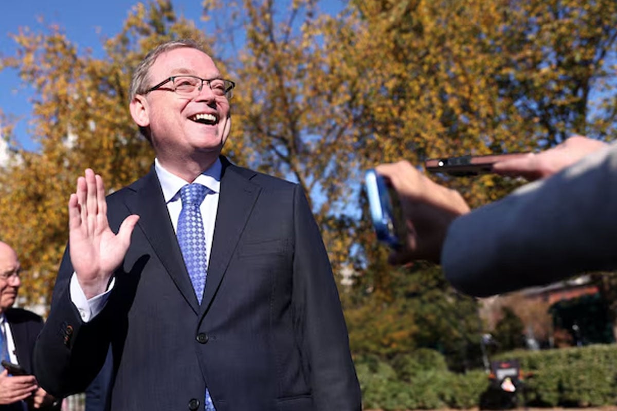 শাটডাউন মার্কিন অর্থনীতিতে ‘প্রত্যাশার চেয়েও মারাত্মক’ প্রভাব ফেলছে: কেভিন হ্যাসেট