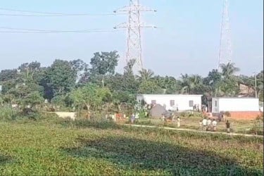 নরসিংদীতে মাইকে ঘোষণা দিয়ে ফের 'টেঁটাযুদ্ধ'