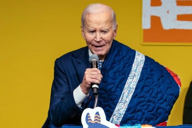 গণতন্ত্রকে ধ্বংস ও যুক্তরাষ্ট্রকে বিব্রত করছেন ট্রাম্প: বাইডেন