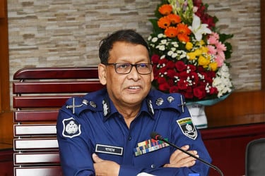ফ্যাসিবাদী গোষ্ঠী নৈরাজ্য সৃষ্টির করলে জনগণই প্রতিরোধ করবে : আইজিপি