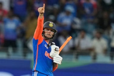 বিশ্বরেকর্ড করল অভিষেক