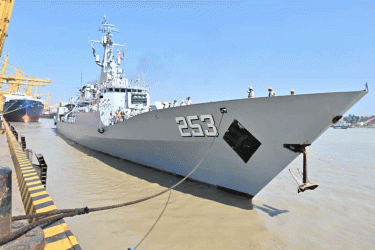 শুভেচ্ছা সফরে চট্টগ্রাম বন্দরে পাকিস্তান নৌবাহিনীর জাহাজ