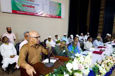 দিনাজপুরে বর্ণাঢ্য শোভাযাত্রা শেষে মুক্তিযোদ্ধা সমাবেশ