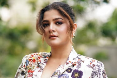 আমি আর আমার ছেলে একসঙ্গে বড় হয়েছি: শ্রাবন্তী